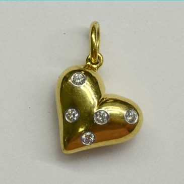 Diamond heart pendant