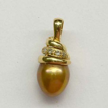 Pearl Diamond Pendant