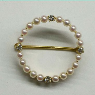 Pearl Diamond Circle Pin